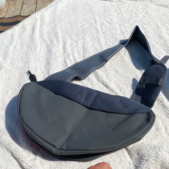 Dog/ Cat Sling Carrier​​ - Picture 5 of 8